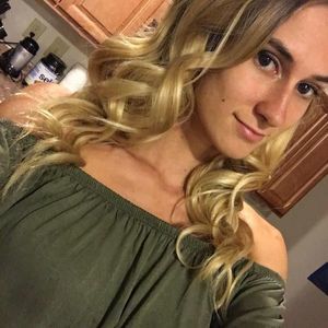 Meet your Posher, Dayna